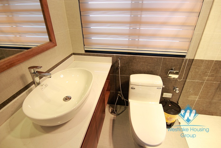 Nice and new three bedrooms apartment for rent in Cau Giay district, Ha Noi